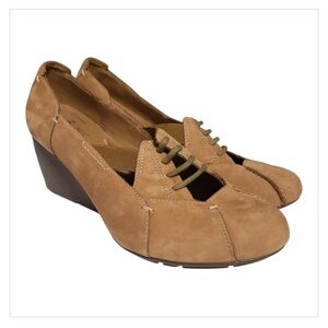 Clarks Womens 7 Suede Wedge Shoes Comfort Air Cushioned Lace Up